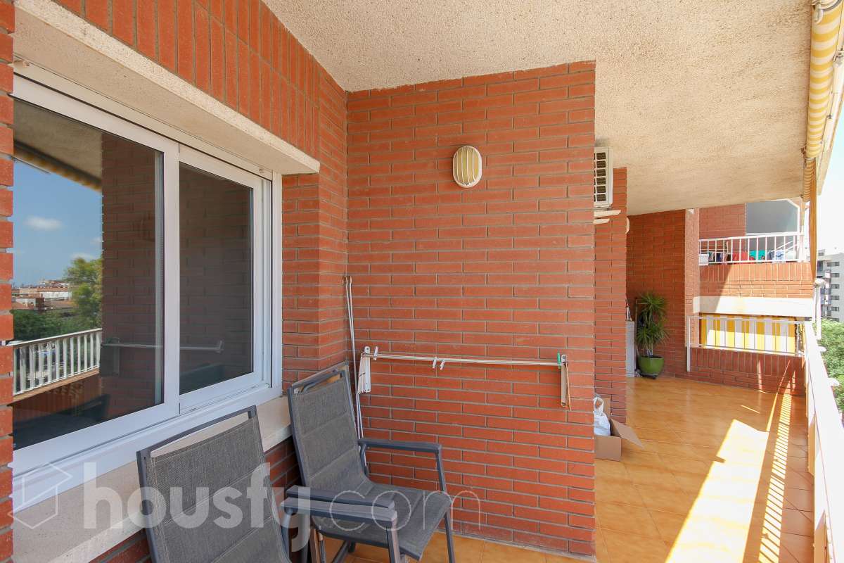 Piso en venta en Carrer Miguel Hernández,  Viladecans-1