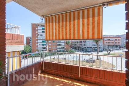 Piso en venta en Carrer Miguel Hernández, La Roureda, Viladecans-0