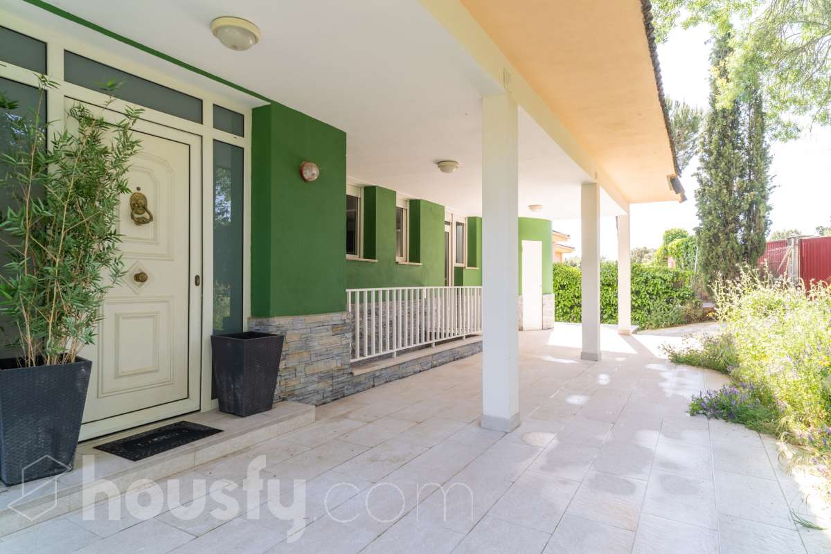 Casa en venta en Calle Granado y Naranjo,  Valdemorillo-1