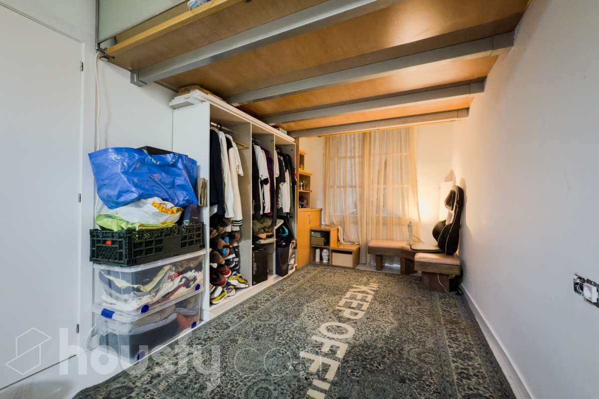 Piso en venta en Bajada de Viladecols, Ciutat Vella, Barcelona-1