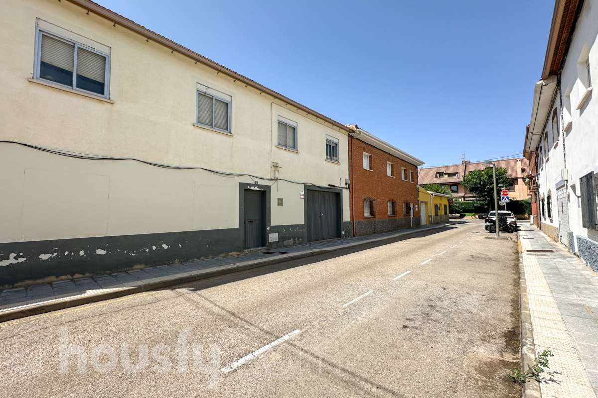 Casa en venta en Calle Atienza,  Azuqueca de Henares-1