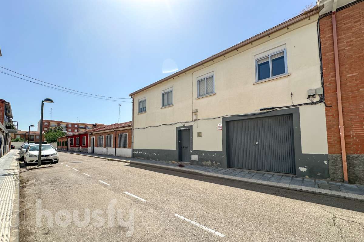 Casa en venta en Calle Atienza,  Azuqueca de Henares-0