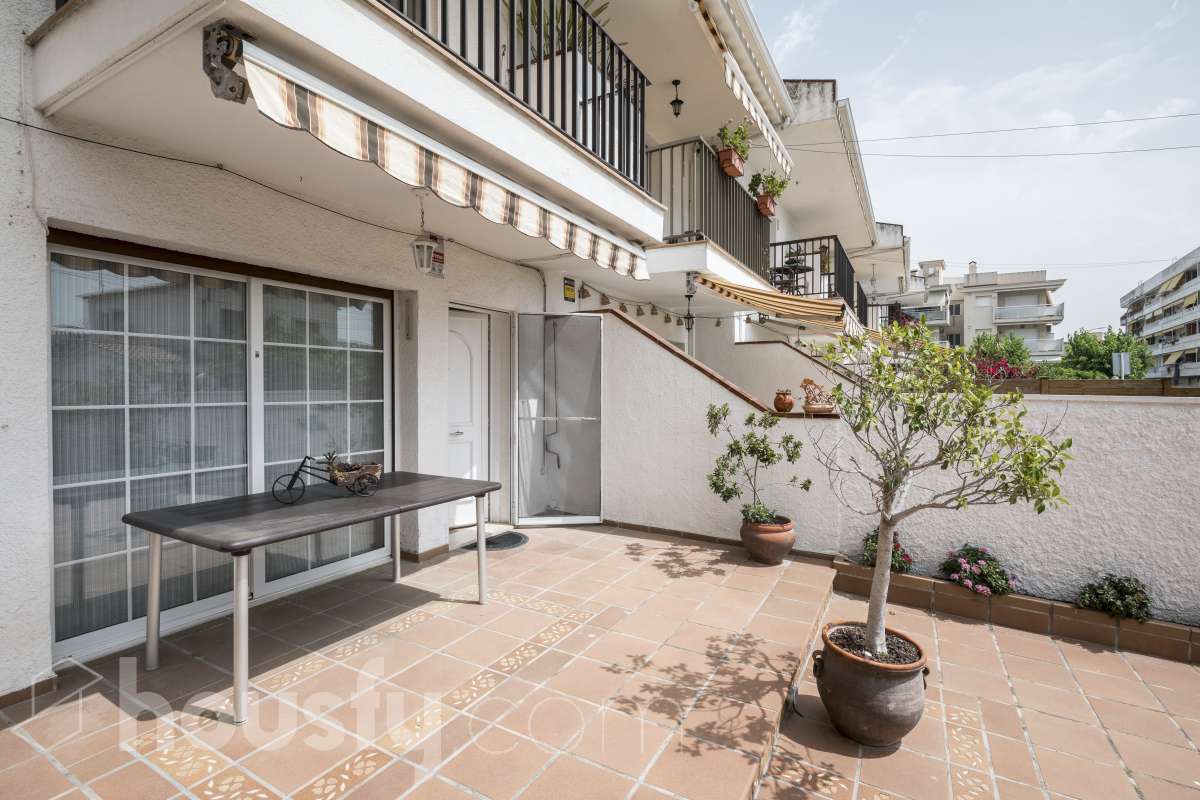 Casa en venta en Carrer del Vendrell,  Cubelles-0