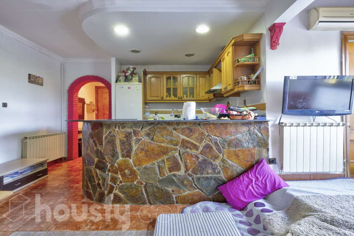 Bajo en venta en Carrer Antoni Sedó,  Rubí-0