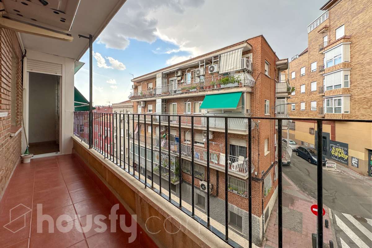 Piso en venta en Calle Solana de Luche, Latina, Madrid-0