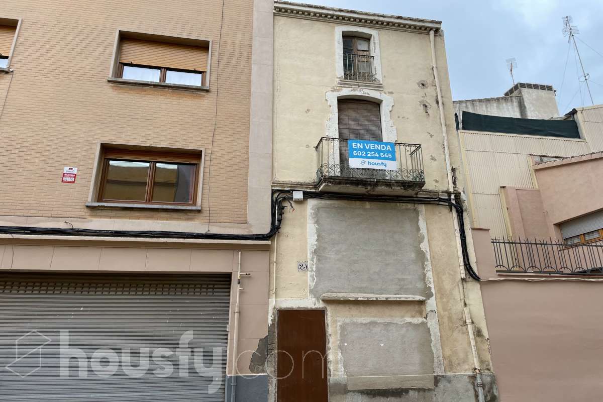 Casa en venta en Calle Sant Julià,  Vilafranca del Penedès-1