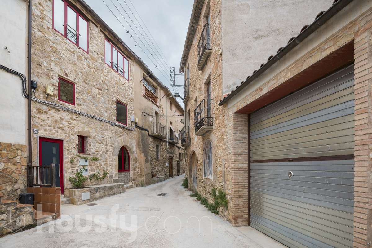 Dúplex en venta en Carrer Major,  La Torre de Claramunt-1