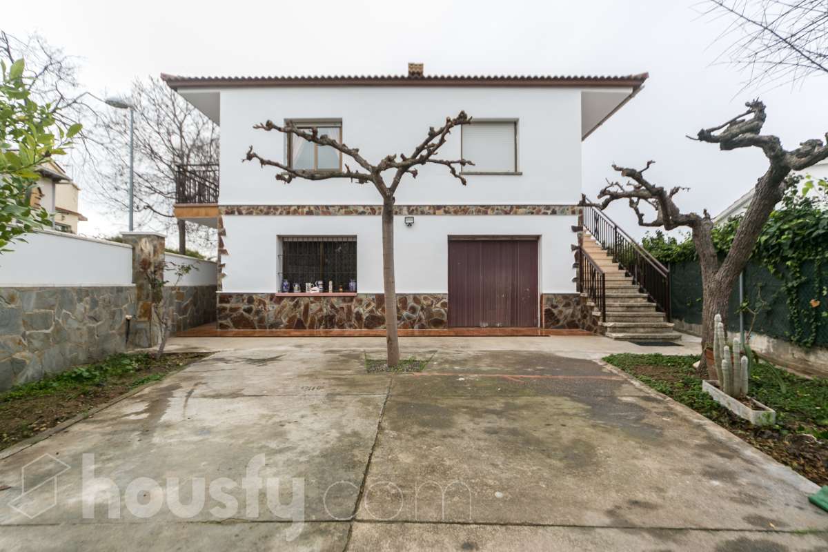 Casa en venta en Carrer de L'Estaca,  Vilanova i la Geltrú-0