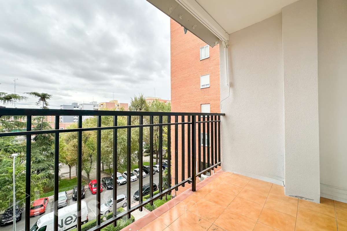 Piso en venta en CL VILLALON,  Fuenlabrada-0