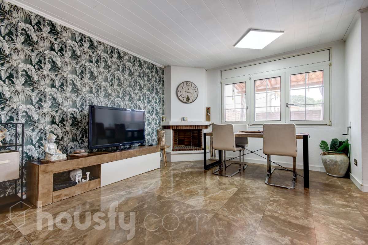 Casa en venta en Carrer de Pi i Margall,  Palau-Solità i Plegamans-3