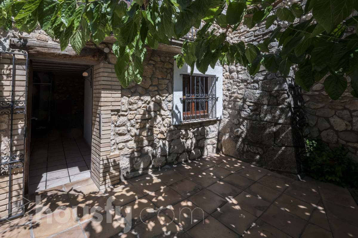 Casa en venta en Carrer Major,  Canyelles-2