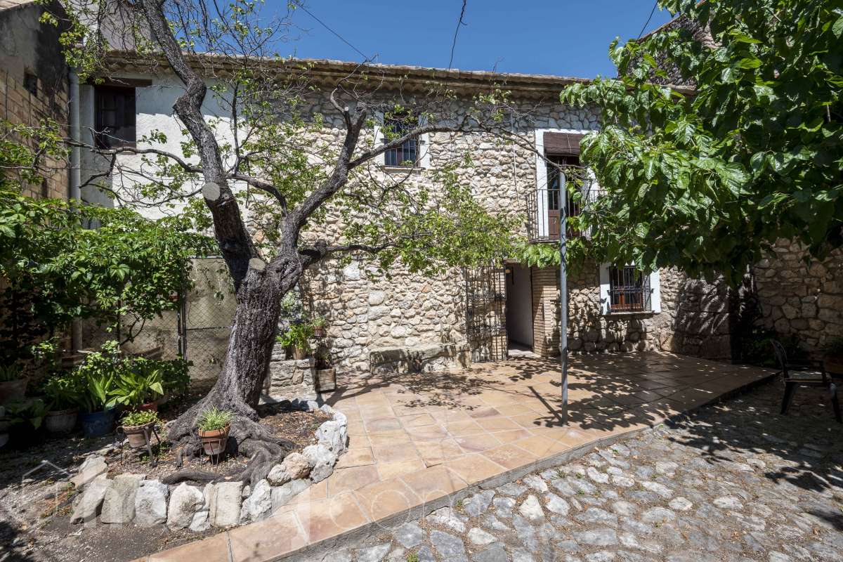 Casa en venta en Carrer Major,  Canyelles-0