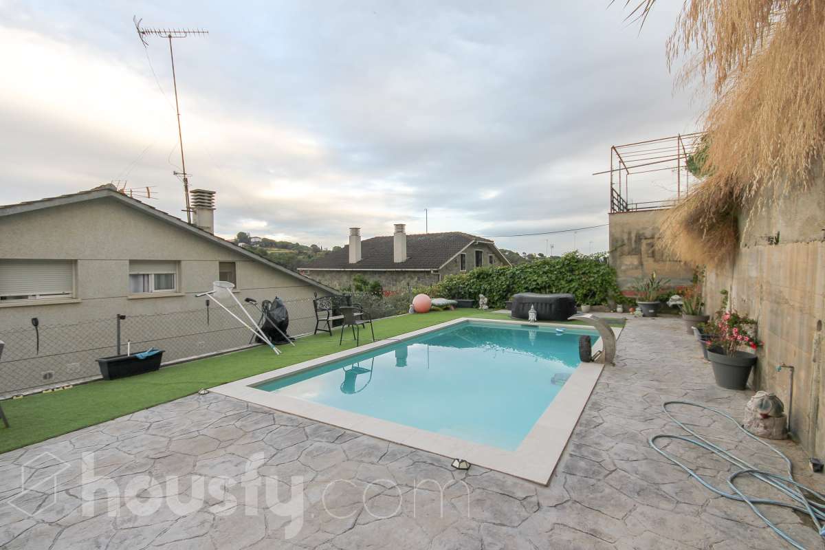 Casa en venta en Carrer d'Isidre Nonell,  Lliçà d'Amunt-2
