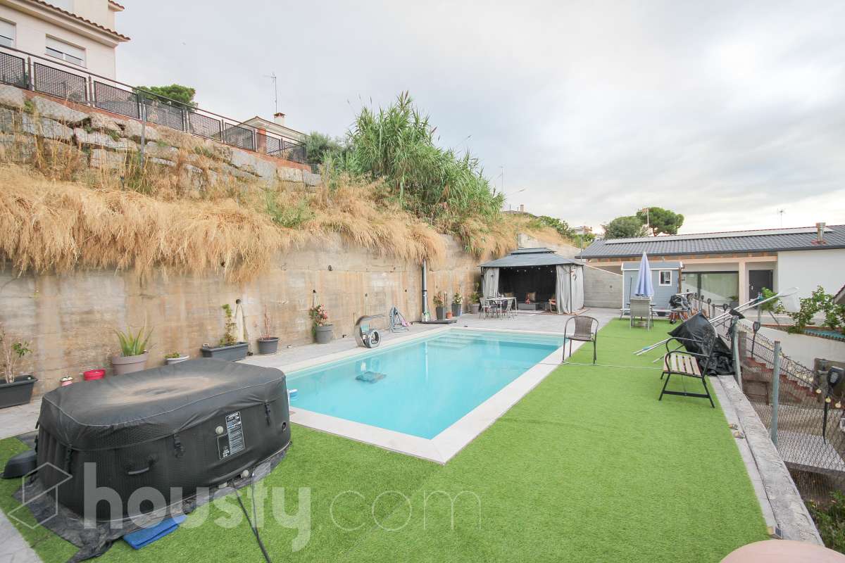 Casa en venta en Carrer d'Isidre Nonell,  Lliçà d'Amunt-0