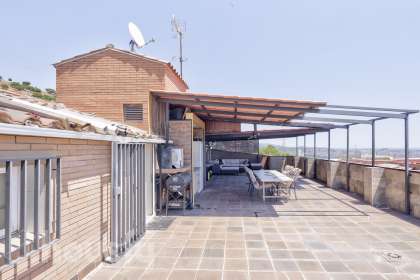 Piso en venta en Carrer de la Mina de la Ciutat, Les Roquetes - Canyelles, Barcelona-0