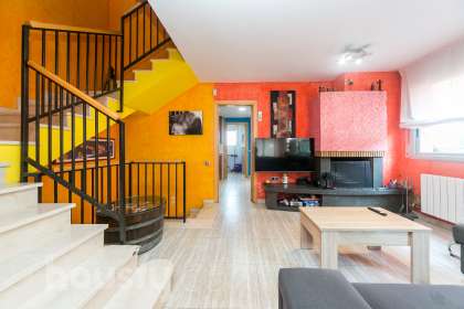 Casa en venta en Carrer Merce Font i Codina, Santa Clara-Caputxins-Hospital, Vic-0