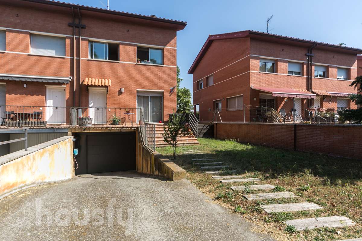 Casa en venta en Carrer Merce Font i Codina,  Vic-1