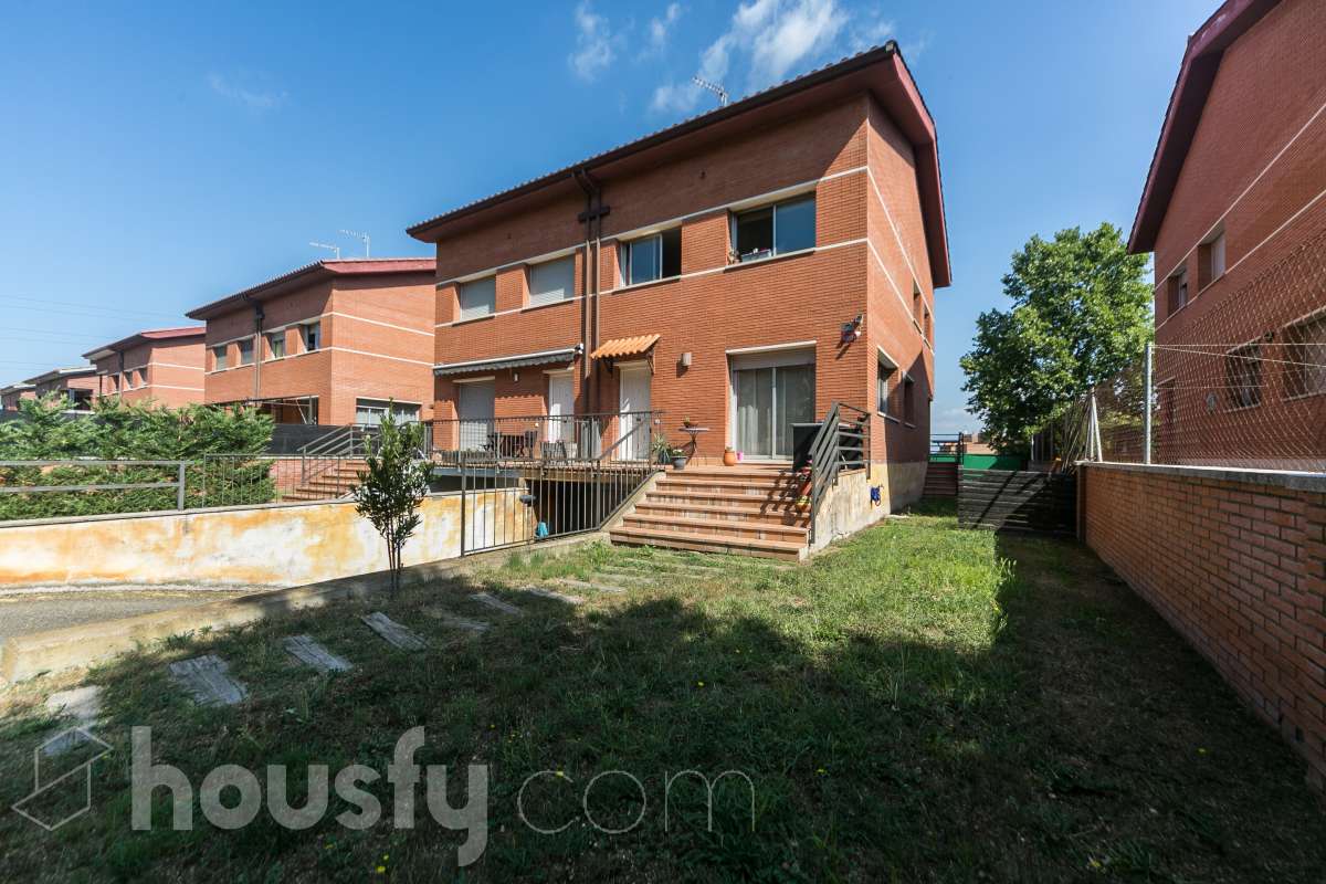 Casa en venta en Carrer Merce Font i Codina,  Vic-0
