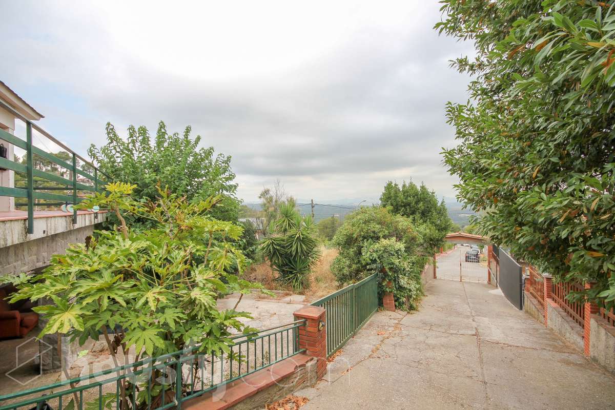 Casa en venta en Carrer Cadi (Casablanca),  Subirats-2