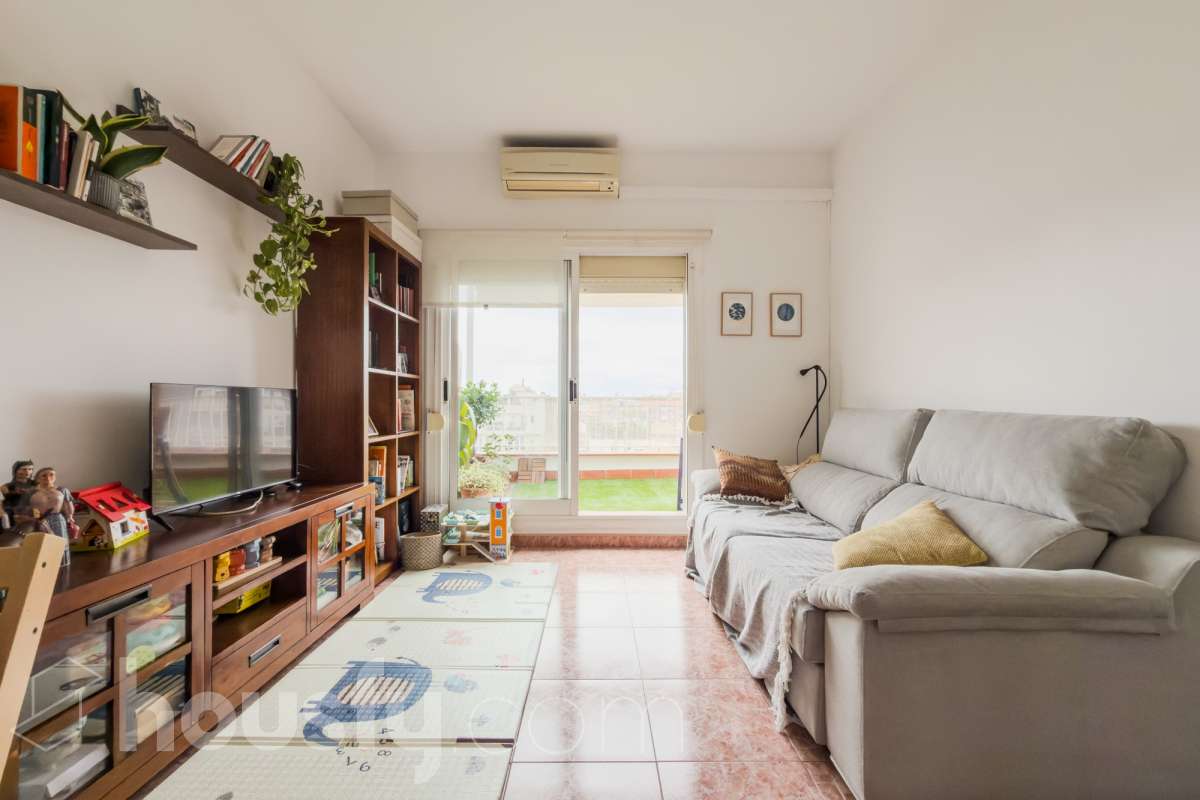 Piso en venta en CL COMTE D URGELL, Eixample, Barcelona-0