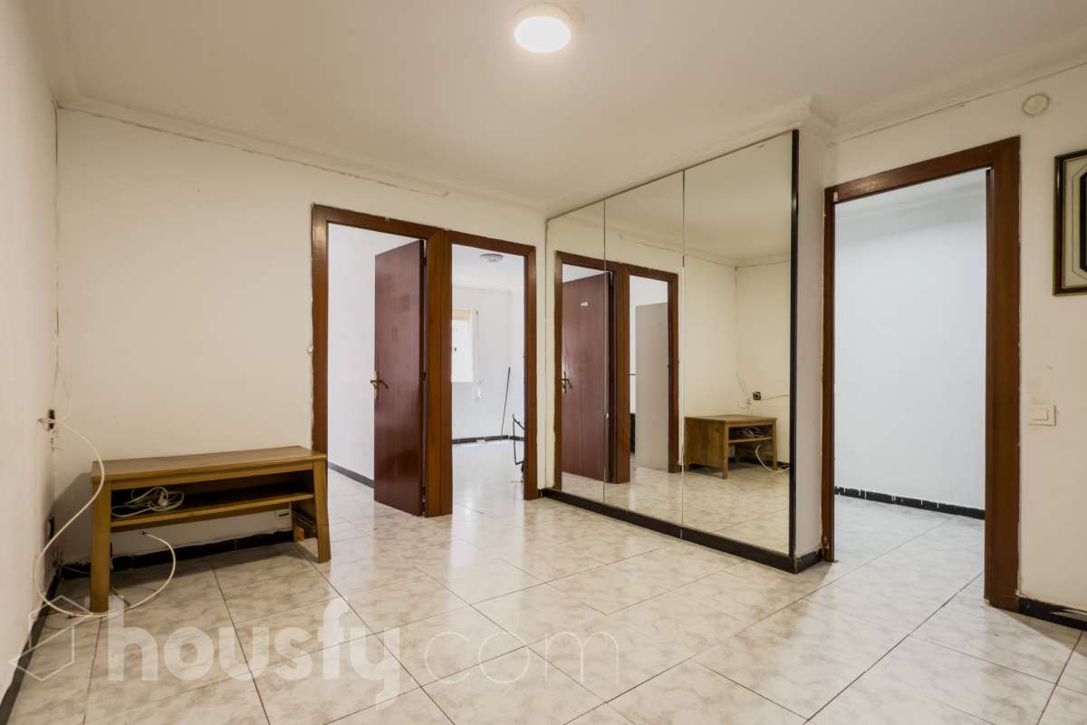 Piso en venta en Calle Natzaret,  Badalona-0