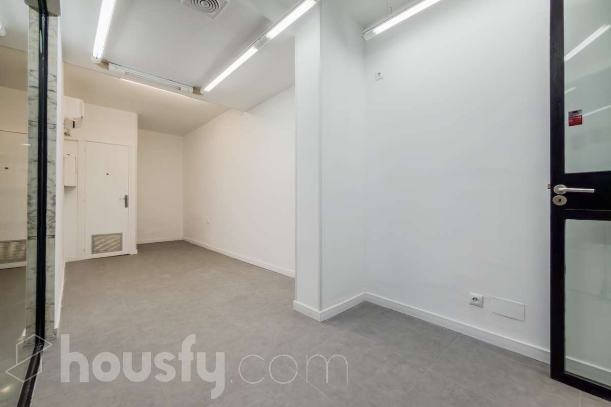 Local en venta en Carrer De Descartes, Sarrià-Sant Gervasi, Barcelona-0