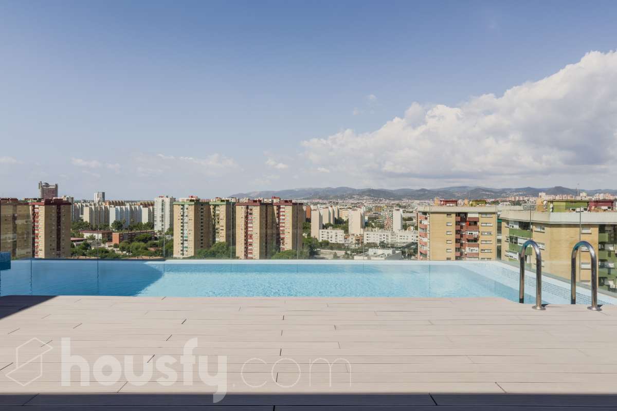 Piso en venta en Carrer Can Trias,  L'Hospitalet de Llobregat-0