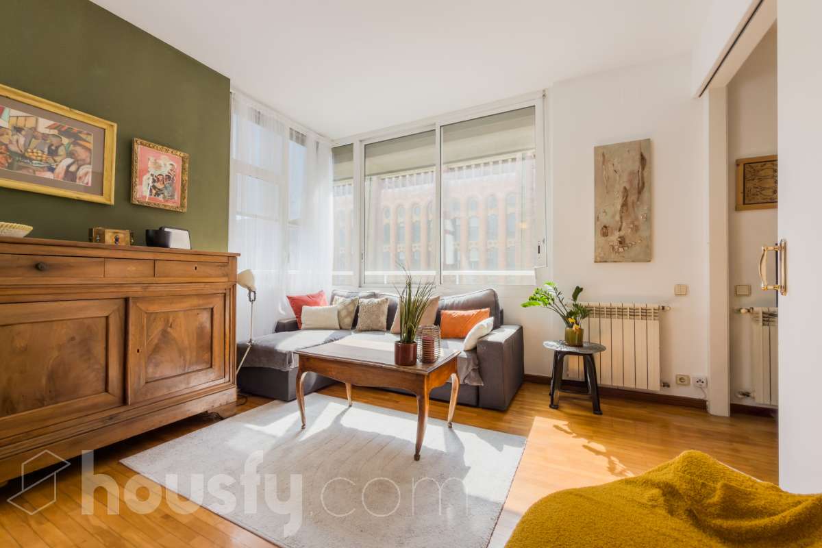 Piso en venta en Bisbe Laguarda, Ciutat Vella, Barcelona-1