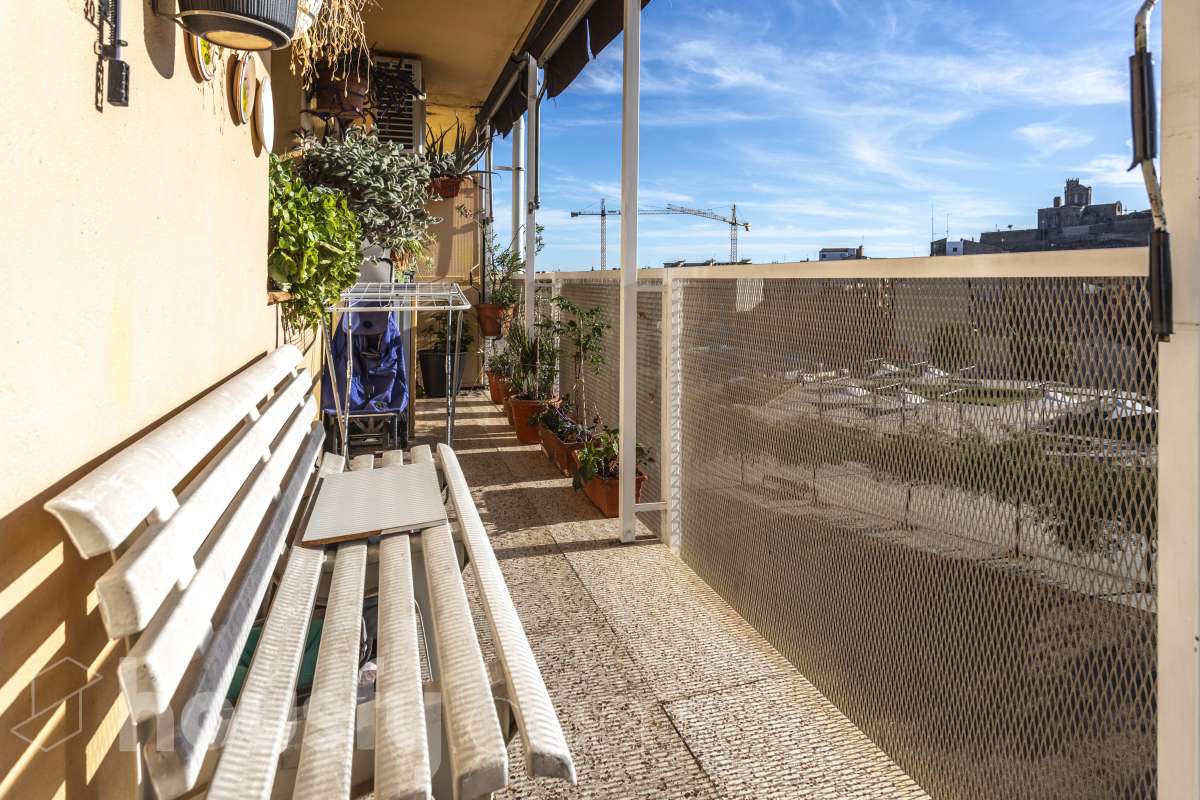 Piso en venta en CL COMTES D'URGELL,  Lleida-1