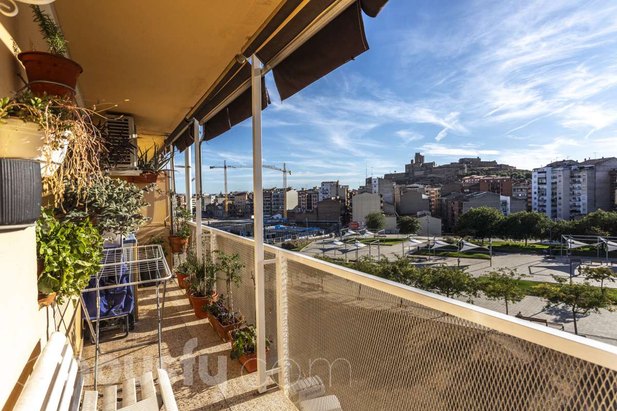Piso en venta en CL COMTES D'URGELL,  Lleida-0