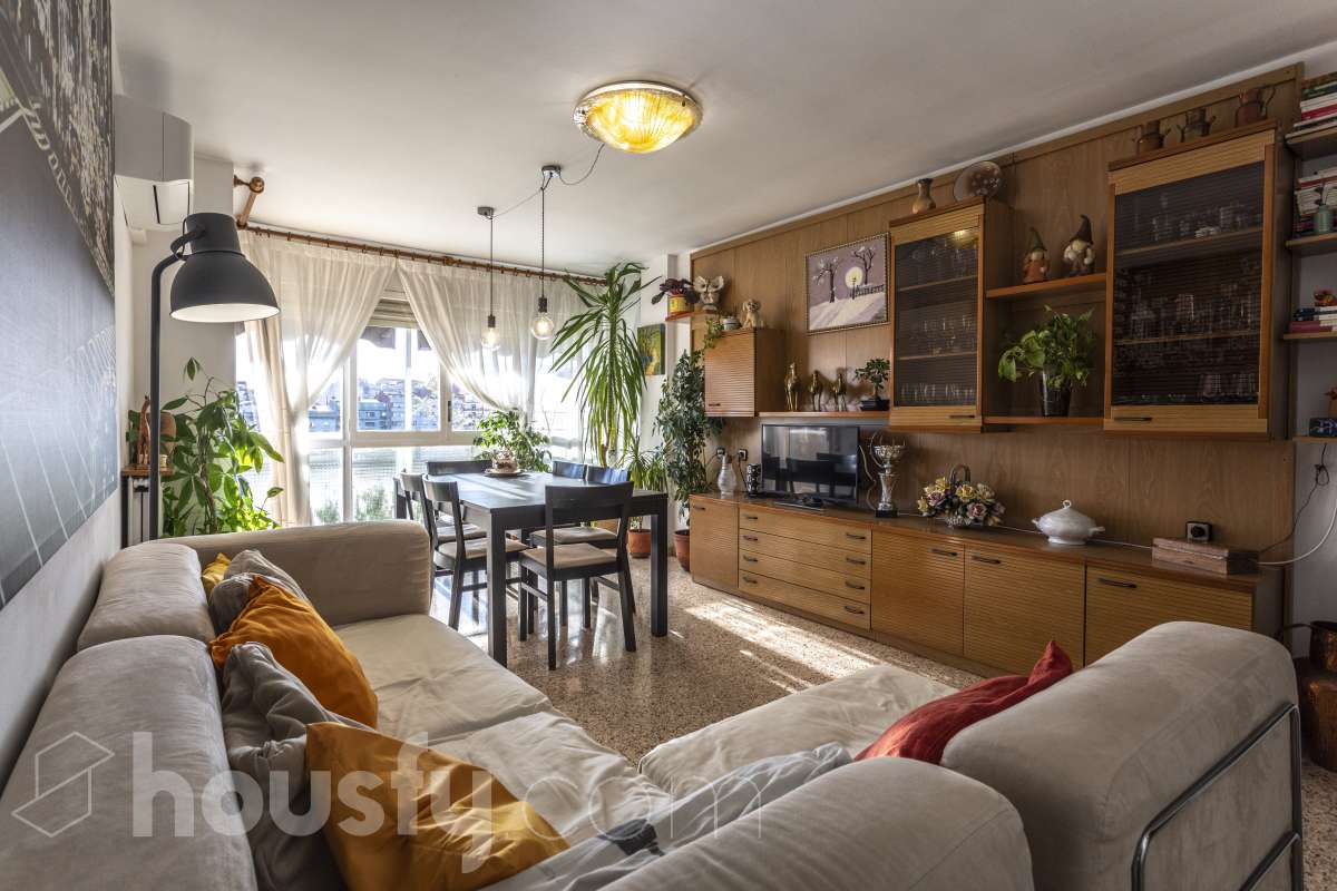 Piso en venta en CL COMTES D'URGELL,  Lleida-2
