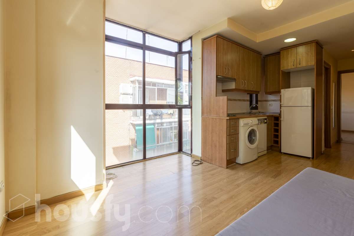 Piso en venta en Cl. Justa García, Usera, Madrid-2