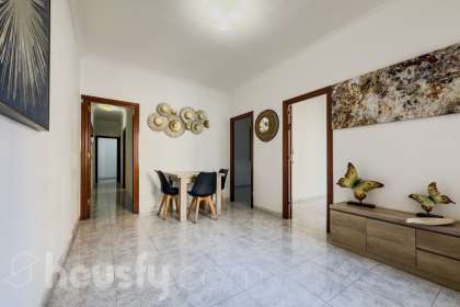Piso en venta en Aragó, La Sagrada Família, Barcelona-0