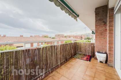 Piso en venta en Avinguda Vilares, Montgat-0