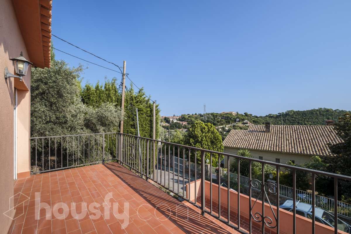 Casa en venta en Carrer Tomas Breton,  L'Ametlla del Vallès-3