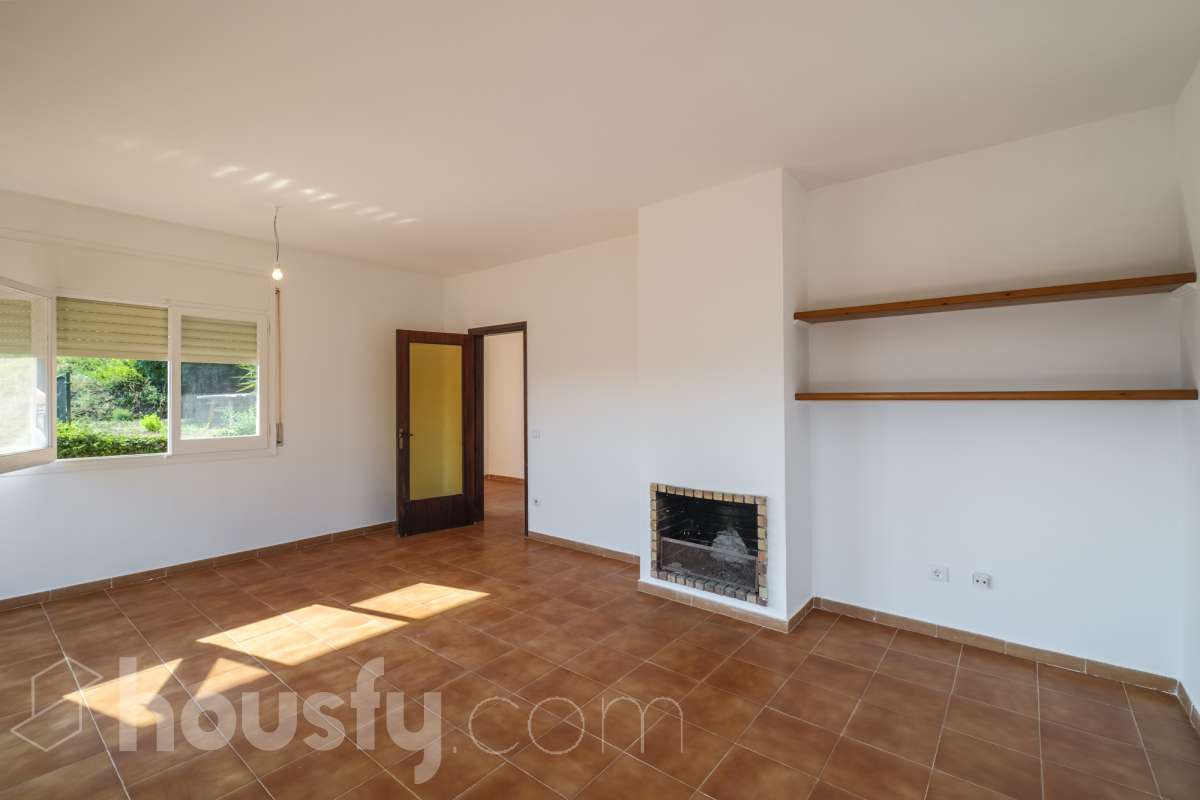 Casa en venta en Carrer Tomas Breton,  L'Ametlla del Vallès-1