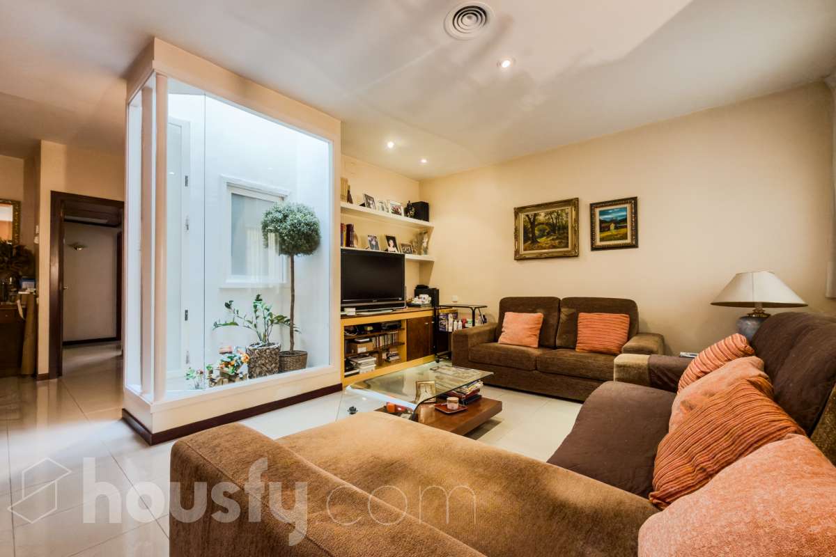 Piso en venta en Carrer de Joaquim Rubió i Ors,  Cornellà de Llobregat-1