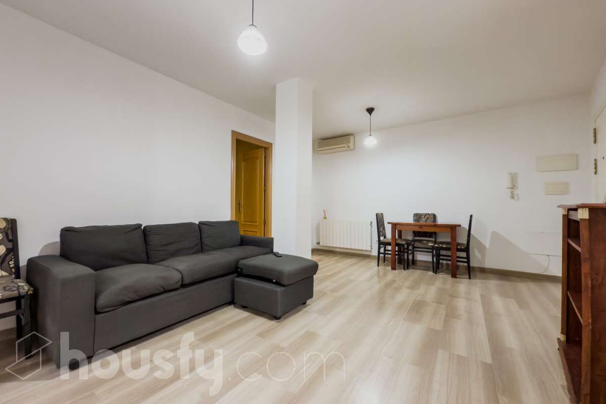 Piso en venta en carrer Josep Fiter,  Cornellà de Llobregat-2