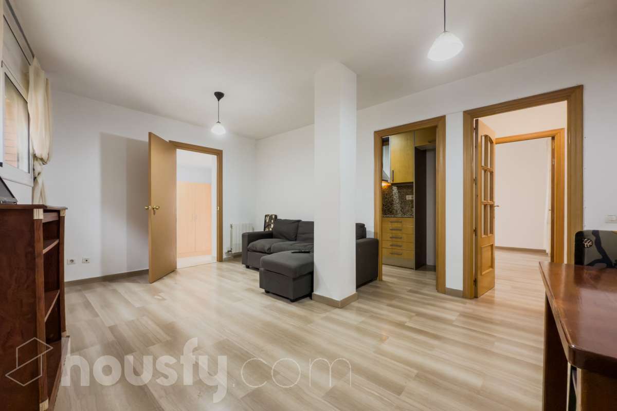 Piso en venta en carrer Josep Fiter,  Cornellà de Llobregat-1