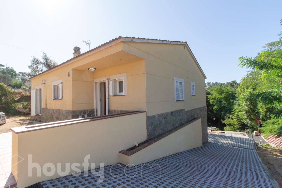 Casa en venta en Avinguda Rafael Albertí (Lloret Residencial),  Lloret de Mar-1