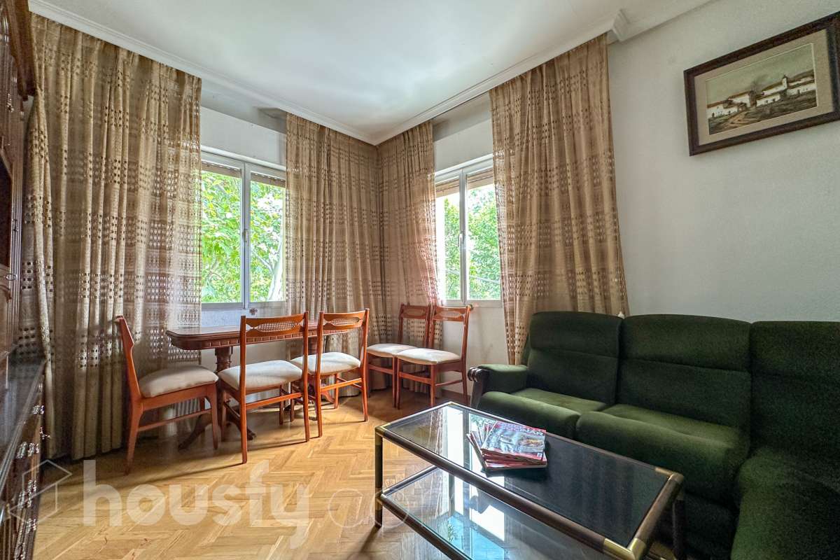 Piso en venta en Av. San Fermín, Usera, Madrid-0