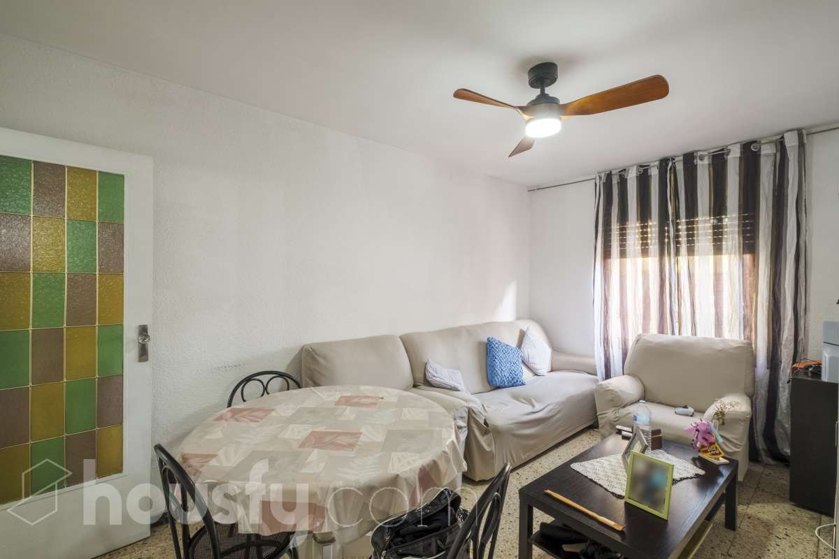 Piso en venta en Carrer de Joan Fiveller,  Cornellà de Llobregat-1