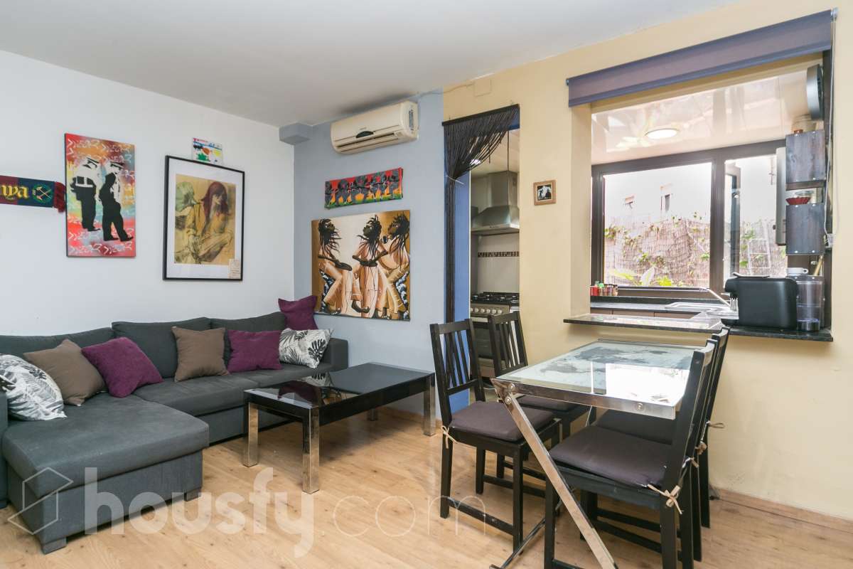 Piso en venta en Carrer del Tinent Flomesta, Sants-Montjuïc, Barcelona-1