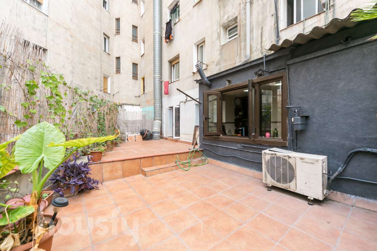 Piso en venta en Carrer del Tinent Flomesta, Sants-Montjuïc, Barcelona-0