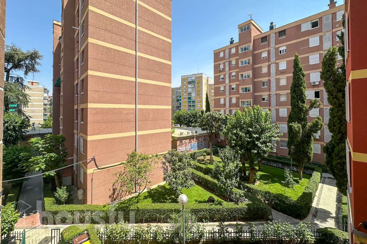 Piso en venta en Calle de Maqueda, Latina, Madrid-0