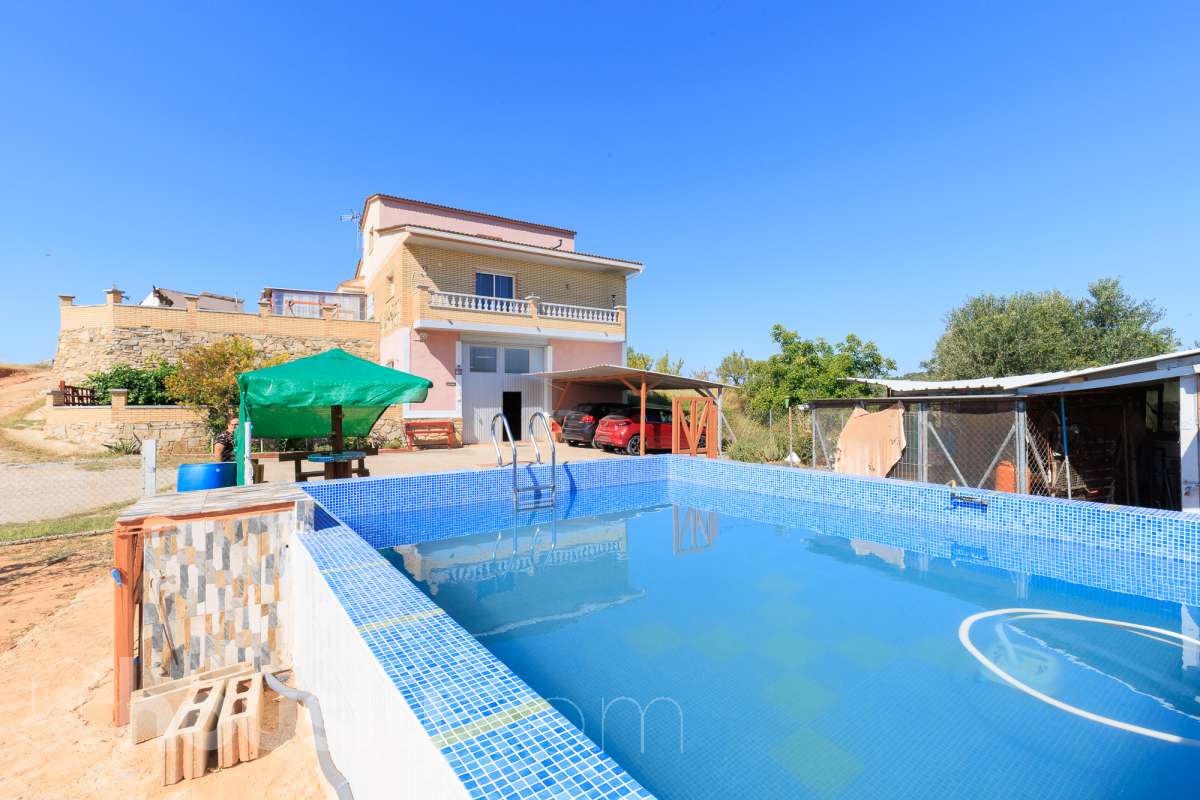 Casa en venta en Carretera Cabra del Camp,  Sarral-0