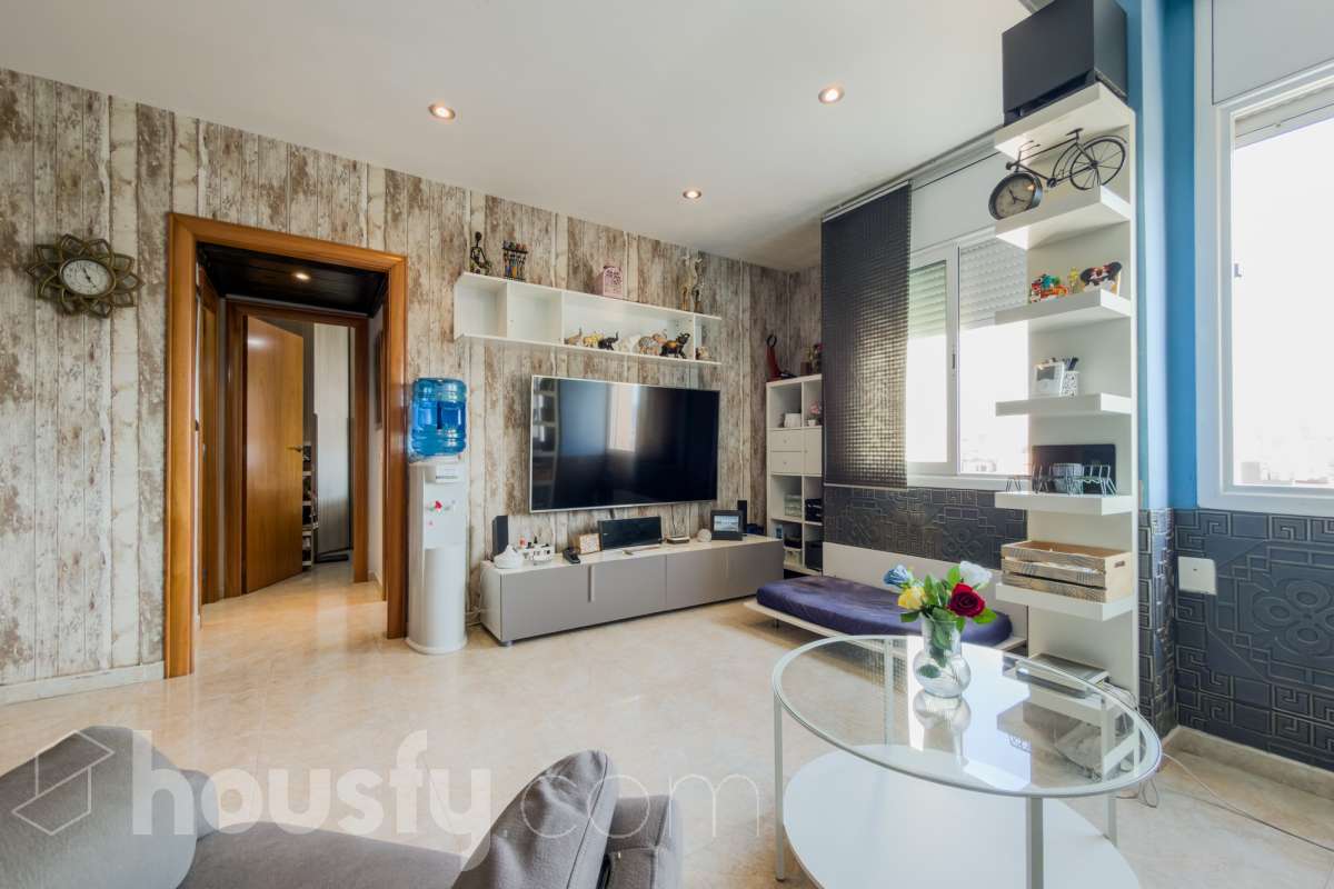 Piso en venta en Carrer Cooperativa,  L'Hospitalet de Llobregat-0