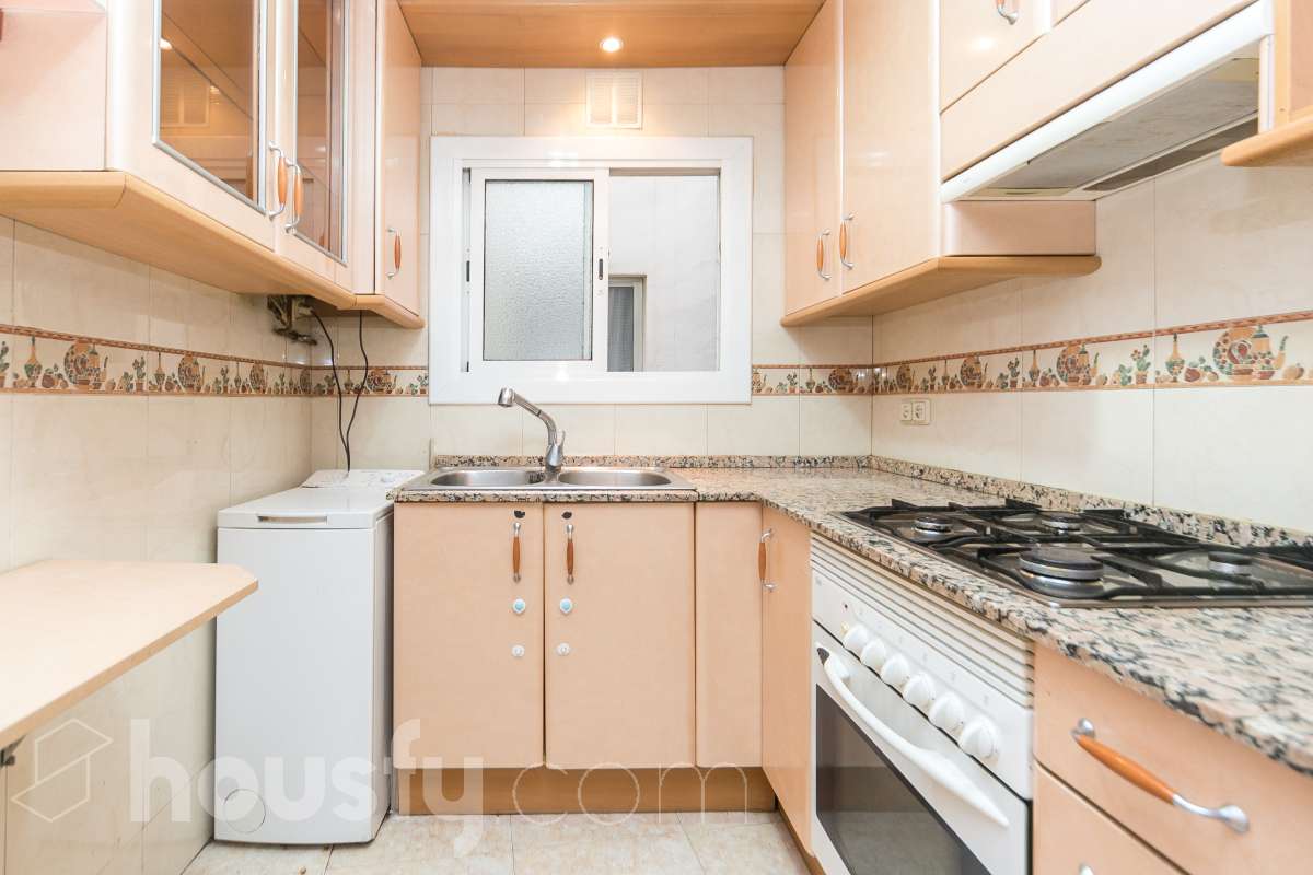 Piso en venta en Calle Via Favencia, Nou Barris, Barcelona-3