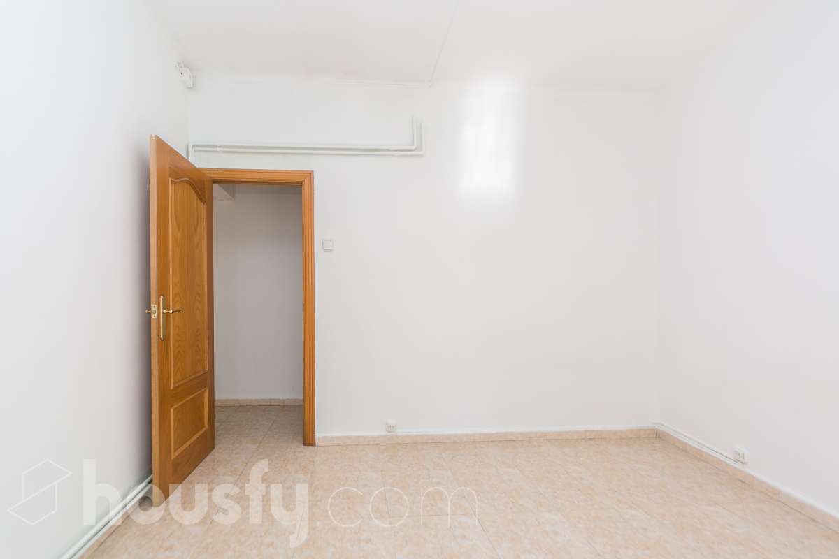 Piso en venta en Calle Via Favencia, Nou Barris, Barcelona-2