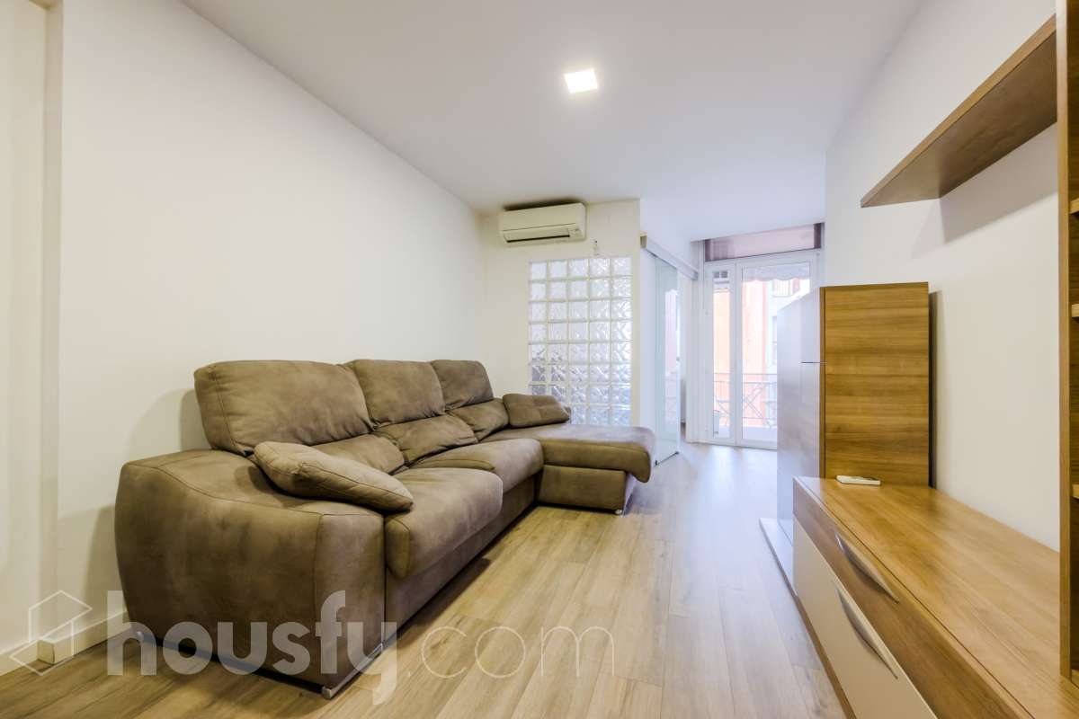 Piso en venta en CL ROSSELLO, Sant Martí, Barcelona-0